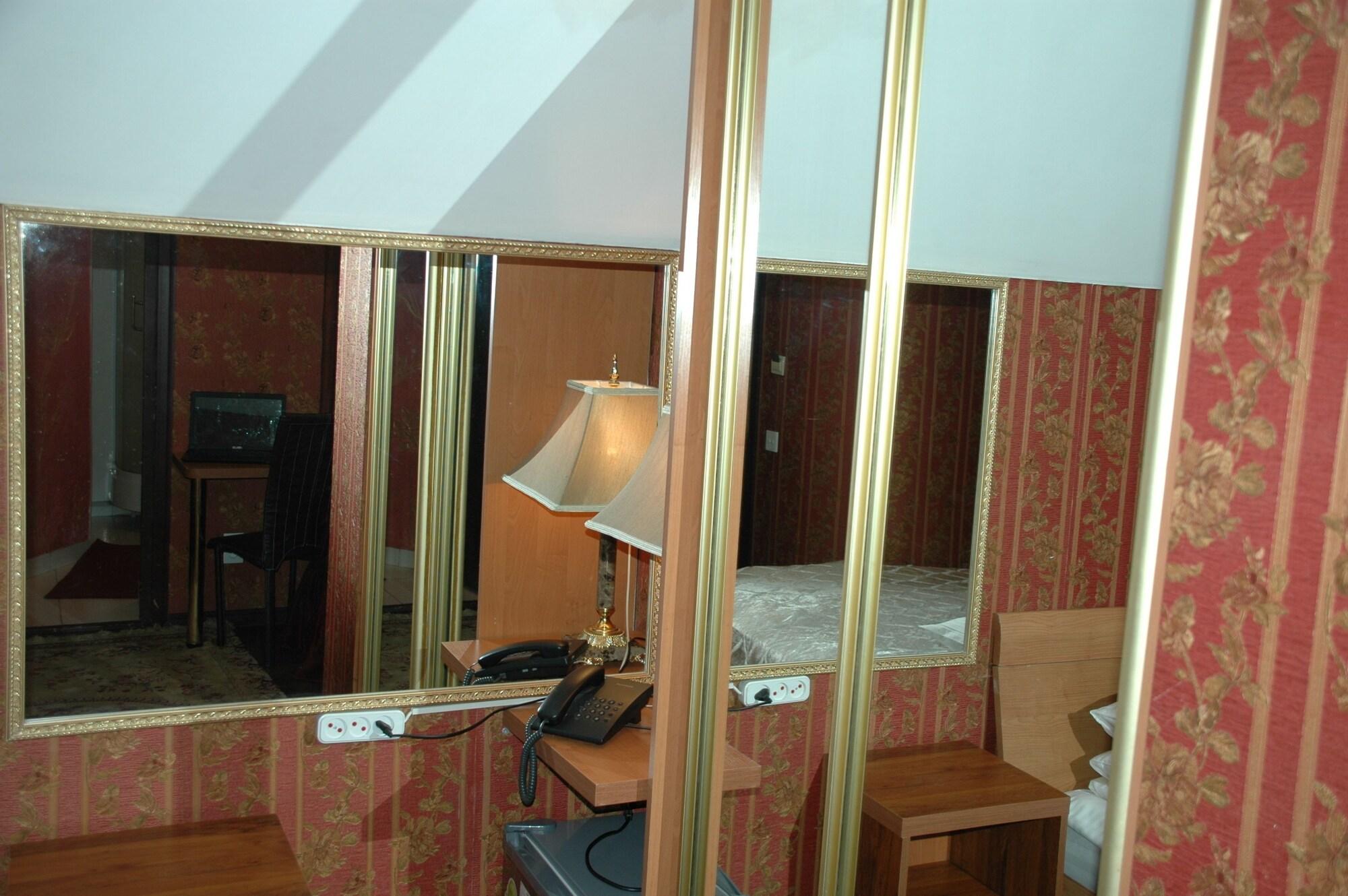 Bella Donna Hotel Кишинёв Экстерьер фото