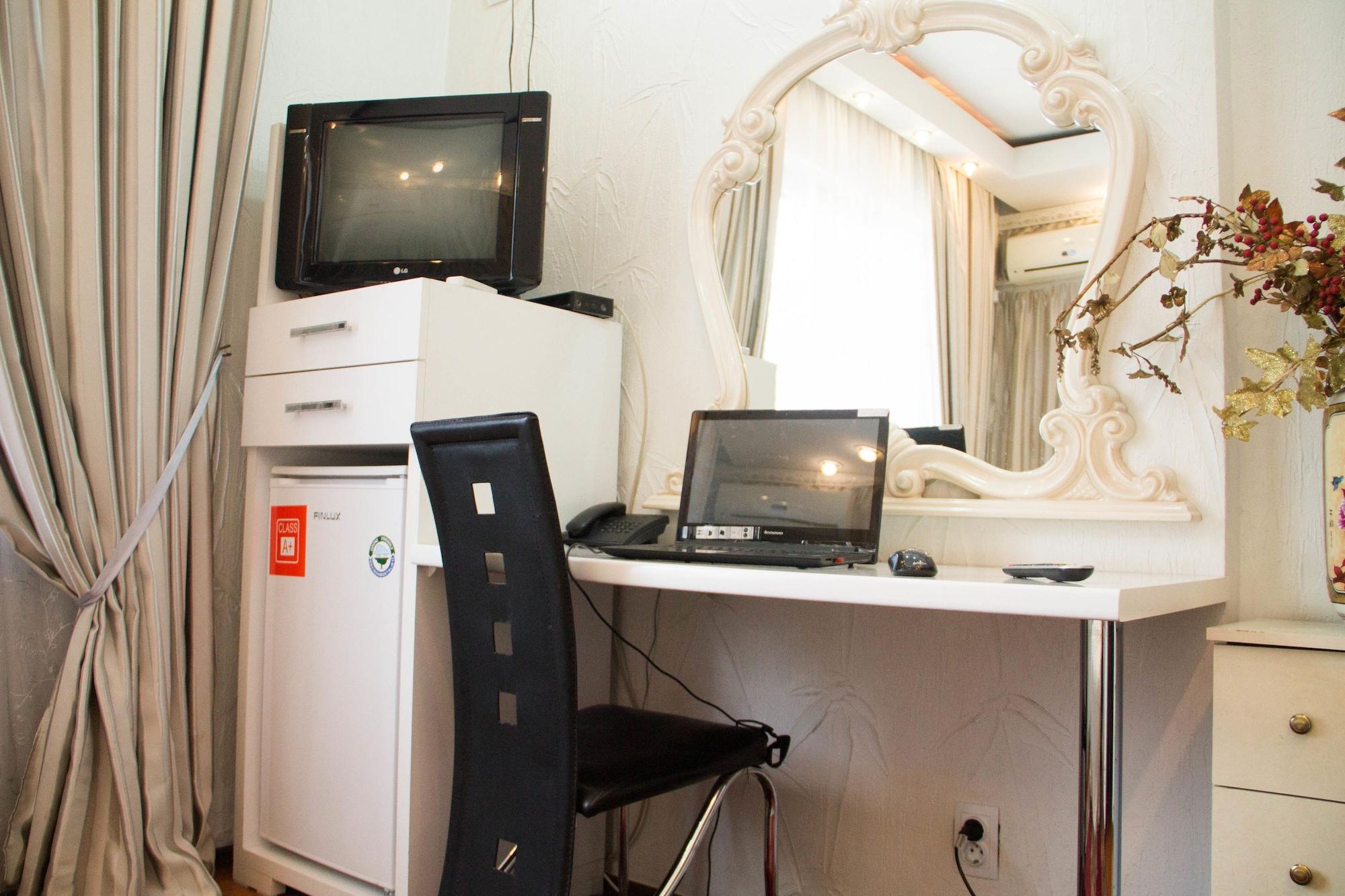 Bella Donna Hotel Кишинёв Экстерьер фото